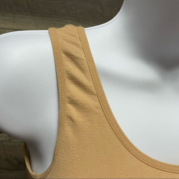 Skinfully Sweet Beige Fitted Stretchy Tank Top Size Medium - Picture 2 of 7
